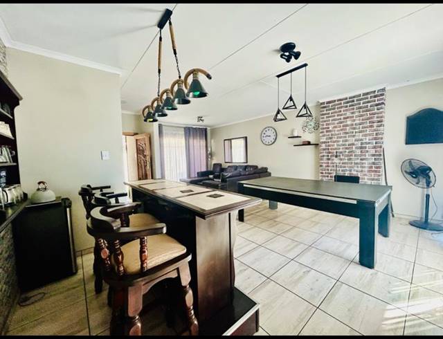 3 BEDROOM HOUSE FOR SALE IN VANDERBIJLPARK SE 2